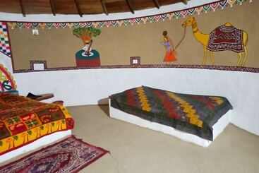 استراحتگاه Banni Village Stay