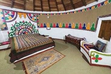 استراحتگاه Banni Village Stay