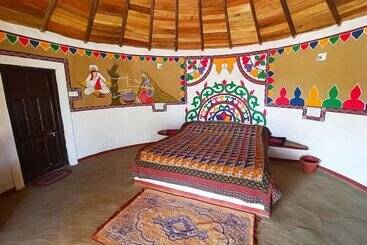 استراحتگاه Banni Village Stay