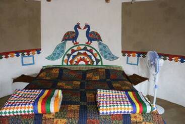 استراحتگاه Banni Village Stay