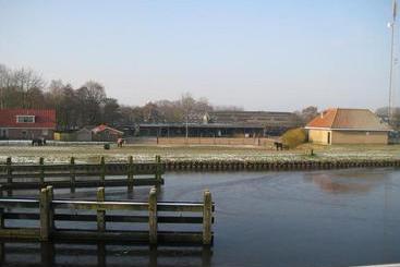 هتل De Vriezerbrug