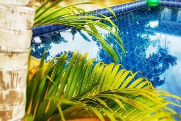 تختخواب و صبحانه Saltish Hotel & Villas