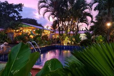 تختخواب و صبحانه Saltish Hotel & Villas
