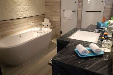 هتل Crowne Plaza Wuzhen, An Ihg