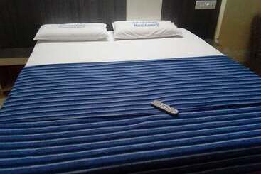 هتل Iroomz Chalukya Residency