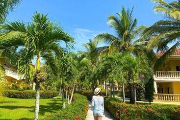 هتل La Ensenada Beach Resort  All Inclusive