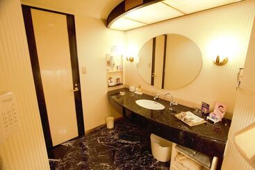 هتل Lala Pat1   Adults Only