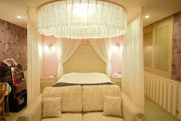هتل Lala Pat1   Adults Only