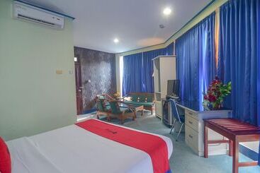 هتل Reddoorz Near Tugu Naga Singkawang