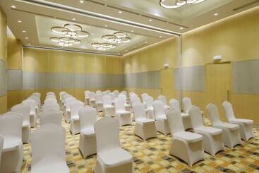Savoy Hotel Mactan