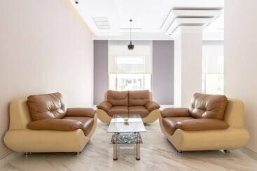 Travel Hub Hotel Kualanamu Airport
