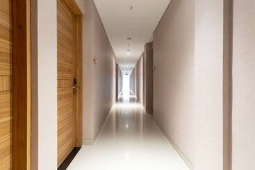 Travel Hub Hotel Kualanamu Airport