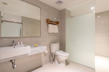 Travel Hub Hotel Kualanamu Airport