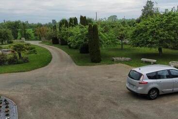 تختخواب و صبحانه Petit Châtelet Bis