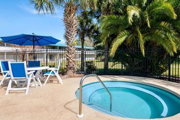 هتل Baymont By Wyndham Daytona Beach   Intl Speedway