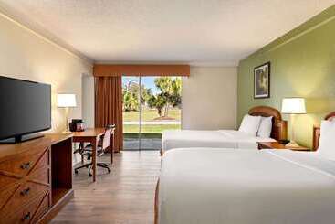 هتل Baymont By Wyndham Daytona Beach   Intl Speedway