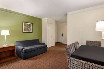 هتل Baymont By Wyndham Daytona Beach   Intl Speedway