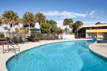 هتل Baymont By Wyndham Daytona Beach   Intl Speedway
