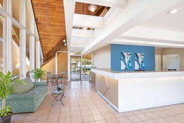 هتل Baymont By Wyndham Daytona Beach   Intl Speedway