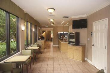 هتل Baymont By Wyndham Daytona Beach   Intl Speedway