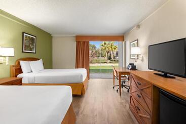 هتل Baymont By Wyndham Daytona Beach   Intl Speedway