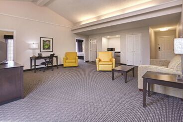 هتل Days Inn By Wyndham Gainesville Florida
