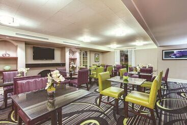 هتل Days Inn By Wyndham Gainesville Florida