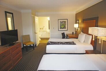 هتل Days Inn By Wyndham Gainesville Florida