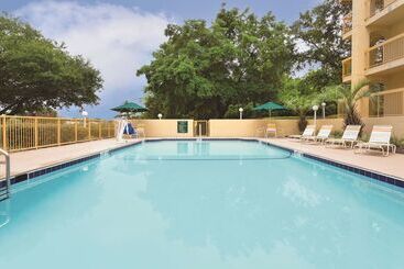 هتل Days Inn By Wyndham Gainesville Florida