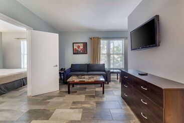 هتل La Flora By Luxurban, Trademark Collection By Wyndham