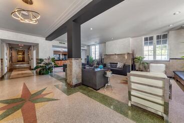 هتل La Flora By Luxurban, Trademark Collection By Wyndham