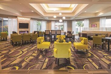 هتل La Quinta Inn & Suites By Wyndham Fort Worth City View