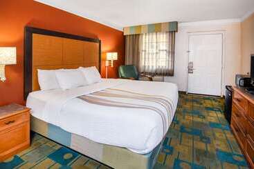 هتل La Quinta Inn By Wyndham Colorado Springs Garden Of The Gods