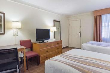 هتل La Quinta Inn By Wyndham Denver Cherry Creek