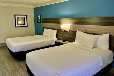 Отель La Quinta Inn By Wyndham Denver Northglenn