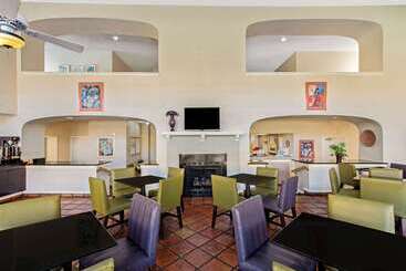 هتل La Quinta Inn By Wyndham Las Cruces Mesilla Valley