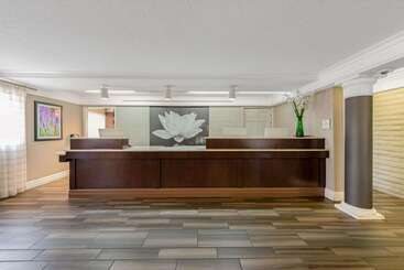 Отель La Quinta Inn By Wyndham Miami Airport North