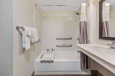 هتل La Quinta Inn By Wyndham Miami Airport North