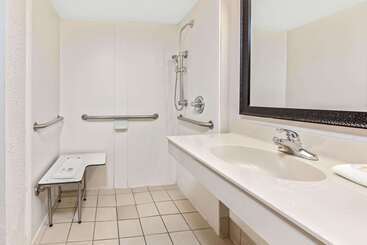 Отель La Quinta Inn By Wyndham Miami Airport North