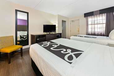 Отель La Quinta Inn By Wyndham Miami Airport North