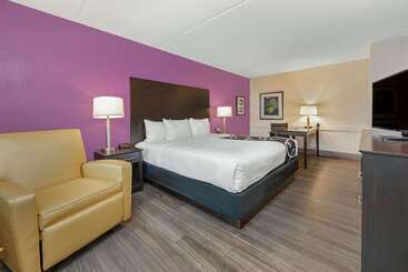 Отель La Quinta Inn By Wyndham Miami Airport North