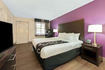 Отель La Quinta Inn By Wyndham Miami Airport North