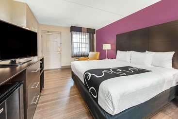 Отель La Quinta Inn By Wyndham Miami Airport North