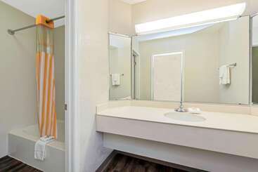 هتل Econo Lodge