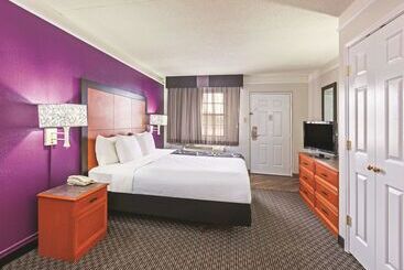 هتل La Quinta Inn By Wyndham Odessa