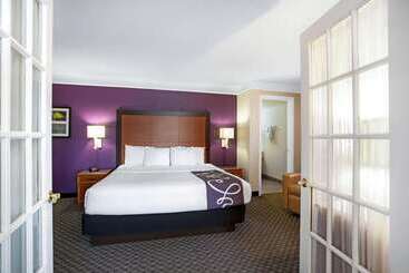 هتل La Quinta Inn By Wyndham Odessa