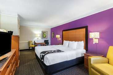 هتل La Quinta Inn By Wyndham Odessa