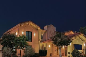 هتل La Quinta Inn By Wyndham Odessa