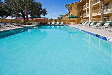 هتل La Quinta Inn By Wyndham Orlando Airport West