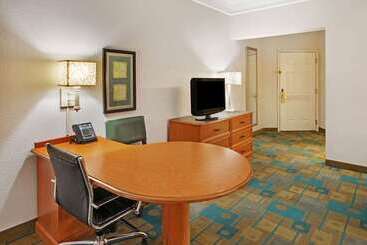 هتل La Quinta By Wyndham Albuquerque West